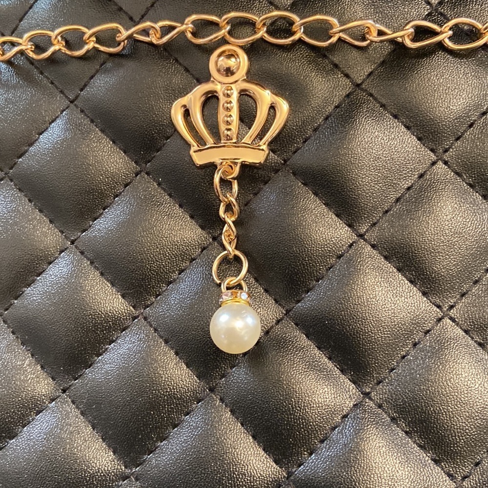 Fashion Quilted Style Waterproof Shoulder Gold Chain Tote Handbag. - Picture 4 of 5